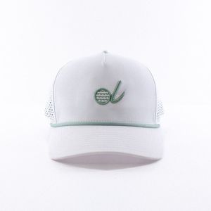Gorra de Golf Ligera de Alto Rendimiento con Perforación Láser Personalizada y Logotipo Bordado en 3D, Transpirable y Ajustable con Cierre a Presión - Product Image 3