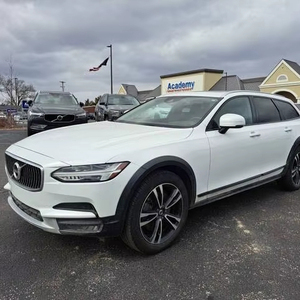 Voiture d'occasion de qualité abordable, Volvo V90 Cross Country T5 2019, conduite à gauche - Product Image 1