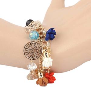 Pulsera Elegante para Mujer - Dorada - Product Image 2