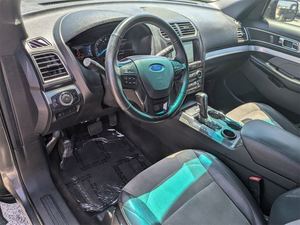 FORD EXPLORER XLT 2017 d'occasion, propre, conduite à gauche/droite - Product Image 4