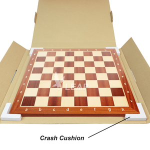 Scacchiera da Torneo <span class=keywords><strong>in</strong></span> <span class=keywords><strong>Legno</strong></span> di Mogano Personalizzata all'Ingrosso, Lussuosa 52*52*1.5cm, Stampa Logo Multicolore, Alta Qualità per Bambini - Product Image 5