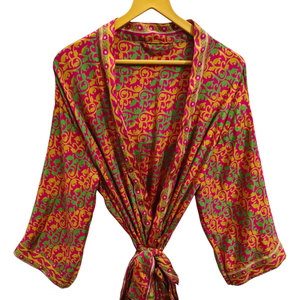 Patchwork Kimono Robe Bikini Cover Up Night Wear Long Robe, Kimono Sari en soie recyclée vintage indien fait à la main, - Product Image 1