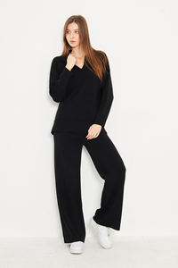 Pull à col en V pour femme, ensemble de tricots pantalons de haute qualité tricoté élégant et confortable adapté au bureau, au quotidien et au yoga - Product Image 6