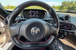 Romeo 4C d'occasion en excellent état - Product Image 3