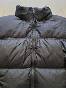 Veste en duvet matelassée personnalisée de haute qualité pour hommes Manteau d'hiver brillant à la mode promotionnel avec capuche Style Streetwear - Product Image 5
