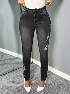 Pantalones bordados en 3D con estilo personalizado 2025 pantalones vaqueros lavados transpirables de primera calidad 100% pantalones lápiz de algodón orgánico para mujer - Product Image 3