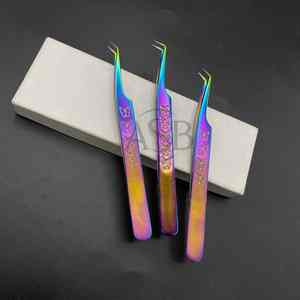 Pinzas de plasma arcoíris con logotipo personalizado, pinzas para pestañas con estampado de mariposas, extensión de pestañas puntiagudas probadas a mano de acero sostenible - Product Image 2