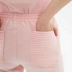 ชุดขัดผิวสำหรับการผ่าตัด ชุดยูนิฟอร์มทางการแพทย์ ออกแบบมาเพื่อความสะอาด สบาย และประสิทธิภาพในสภาพแวดล้อมทางคลินิก - Product Image 3