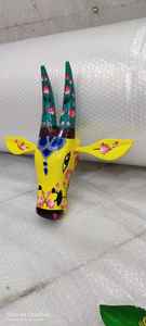 วัวหัวไม้ทาสีด้วยมือและทำด้วยมือสีขาวและสีแดงที่กำหนดเองเหมาะสำหรับการขายต่อสำหรับร้านค้าตกแต่งบ้าน - Product Image 2