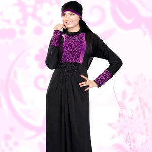 Abaya de aspecto moderno de estilo de moda qatarí para mujeres musulmanas en Oriente Medio - Product Image 1