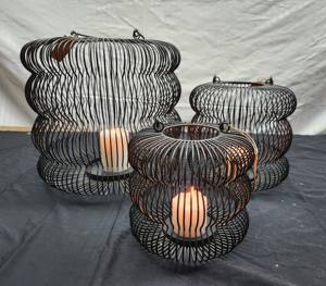 Lanternes en métal classiques de grande taille fabriquées à la main enduites de poudre noir/laiton/blanc pour la décoration de noël à la maison bougeoirs élégants - Product Image 3