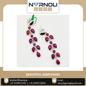 Precio al por mayor Pendientes de Plata de Ley 925 tachonados con cabujón granate para mujer - Product Image 2