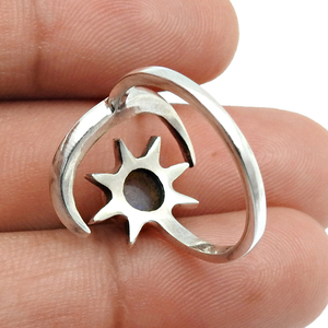 แหวนโอชะสว่างท้องฟ้า 925 เงินสเตอร์ลิงธรรมชาติสีฟ้าไฟลาบราดอร์อักษรอัญมณีอินเทรนด์ออกแบบเองผู้ผลิตเครื่องประดับอินเดีย - Product Image 4