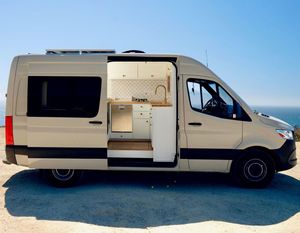 Caravane de voyage mobile, camping-car, motorhome - Product Image 1