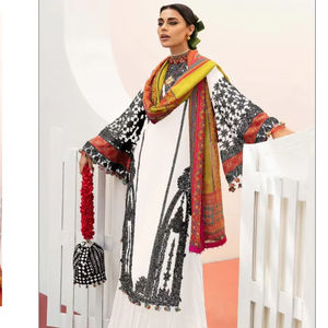 Robe longue en soie de rayonne lourde de créateur Salwar Kameez Dupatta avec broderie fantaisie pour mariages indiens et pakistanais et vêtements décontractés - Product Image 1