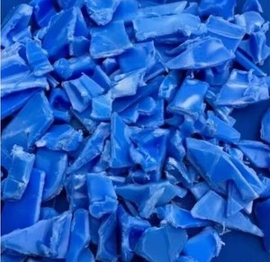 Flocons de ferraille de tambours bleus HDPE de haute qualité rebroyés en PET pour le moulage et l'emballage de profils d'équipement sportif offre bon marché - Product Image 4