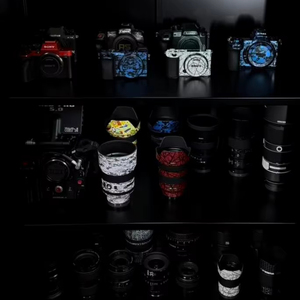 Cámara 2000D Rebel T7 DSLR con Lente de 18-55 mm, Wi-Fi Integrado, Sensor CMOS de 24.1 MP, Videos Full HD - Product Image 1