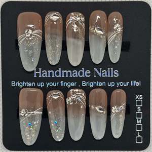 Orecchini Piccoli in Resina Stile Vogue - Product Image 1