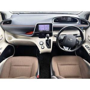 Toyota Sienta 2017, Vehículo Monovolumen Compacto con Volante a la Derecha - Product Image 2