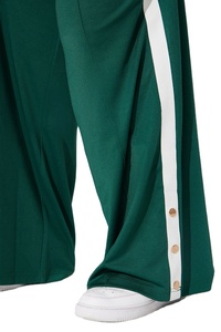 Nouvel ensemble décontracté deux pièces pour femme avec logo personnalisé, short en toile unie au-dessus du genou, 100 % coton, vêtement de sport écologique, collection été 2026 - Product Image 5