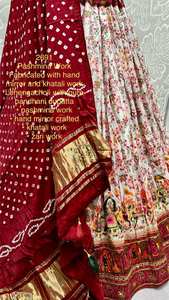Hermoso Lehenga Choli y Pure Bandhani Dupatta con espejo de mano y trabajo Khatali - Product Image 5