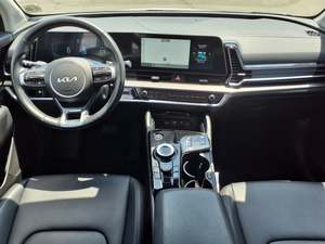 Sharp Used 2024 Kia Sportage Hybrid EX AWD con asientos de cuero Paquete Premium Sistema de navegación Bluetooth Techo solar - Product Image 5