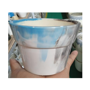 Pot en céramique fait à la main pour plantes d'intérieur design rustique parfait pour la ferme moderne ou la décoration intérieure bohème - Product Image 3