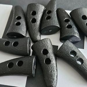 BOTONES DE CUERNO ACABADO Botón de cuerno de búfalo de la mejor calidad en blanco Tamaño de personalización y tamaño grande y corto disponible ágata - Product Image 4