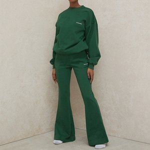 OEM Logo personnalisé Streetwear Ensemble Deux Pièces Jambe évasée Femme Pantalons Empilés Hauts Courts Motif Solide Tricot Sweats Décontracté - Product Image 4
