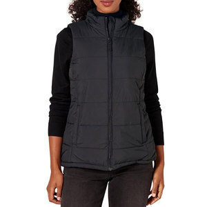 Gilet matelassé léger sans manches à capuche pour femme - Product Image 1