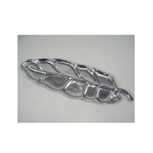 Aluminium Brillant Polonais Forme Unique Feuille Designer Snack Serve Plateau Usage Décoratif Pour Ustensiles De Cuisine & Plateau De Table - Product Image 4