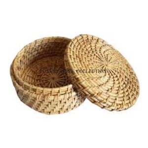Boîte à roti avec couvercle en métal en bois de qualité supérieure conçue pour préserver la fraîcheur et la température de vos rotis pendant des heures - Product Image 6