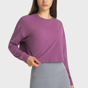 Camisetas atléticas de secado rápido para mujer, tops cortos con mangas largas y cuello redondo, camisetas sueltas de yoga para correr a diario - Product Image 4