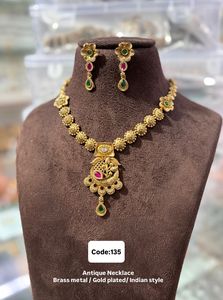 Ensemble de collier de mariée antique traditionnel avec boucles d'oreilles pour les femmes à la recherche de bijoux indiens exclusifs pour les mariages et les célébrations - Product Image 4