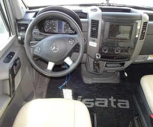 Autocaravana de Lujo Personalizada 4x4, Casa Rodante Todoterreno con Construcción de Acero/Aluminio para 4-6 Personas, Viajes de Camping Todoterreno - Product Image 5