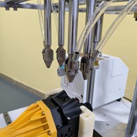 Machine d'alimentation automatique de vis multi-axes Machine de tournevis multi-broches pour le processus de verrouillage multi-vis
