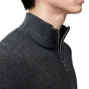 เสื้อสเวตเตอร์ถักแขนยาวกันรอยยับของผู้ชายเสื้อสเวตเตอร์ผ้าฟลีซย้อมสีพื้นแบบครึ่งซิปสำหรับฤดูหนาวตามสั่ง - Product Image 2