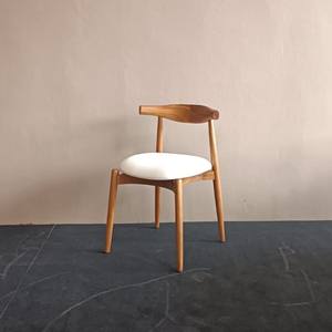 Sillas de Comedor de Madera Estilo Minimalista LYODRA, Muebles Duraderos para Jardín y Comedor, Por Rachel Natalie - Product Image 4