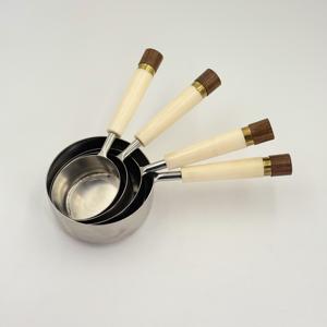 Tazas Medidoras de Acero Inoxidable con Mango de Resina Blanca para Medir Granos de Café, Polvo y Líquidos para el Hogar - Product Image 4