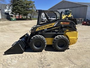 Chargeuse sur pneus HHOLLLAND L320 2022, capacité de 35 tonnes - Product Image 2