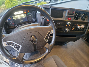 Camion lourd d'occasion 2024, cabine haute, 519 CV, 6x4, Euro 6 Diesel, 550 000 KM, transmission automatique - Product Image 4