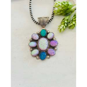 Colgante de Plata de Ley con Ópalos Multicolor y Tecnología de Incrustación en Bisel, Hecho por Artesanos Navajo - Product Image 1
