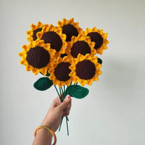 ดอกทานตะวันโครเชต์ที่สดใสและร่าเริง: ความสุขที่ทำด้วยมือโครเชต์ที่ทำด้วยมือบุปผาดอกทานตะวัน: แสงแดดในทุกตะเข็บช่างฝีมือ - Product Image 1