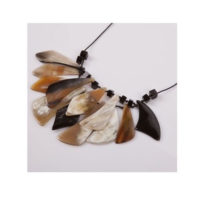 Collier en corne de buffle de meilleure qualité et taille personnalisée pour produit de Offre Spéciale fait main avec produit de vente - Product Image 3