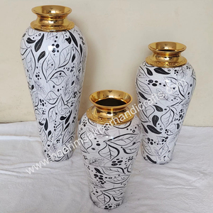 Florero de hierro costero Florero de piso esmaltado de Estilo Vintage Diseño floral Blanco y Negro Cerámica Metal Vidrio Decoración para el hogar y el hotel - Product Image 6