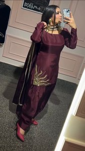 Traje Salwar de seda crepé pakistaní indio con Moti & Beads Handwork + Lace Dupatta | Ropa étnica del sur de Asia para fiesta y boda - Product Image 3