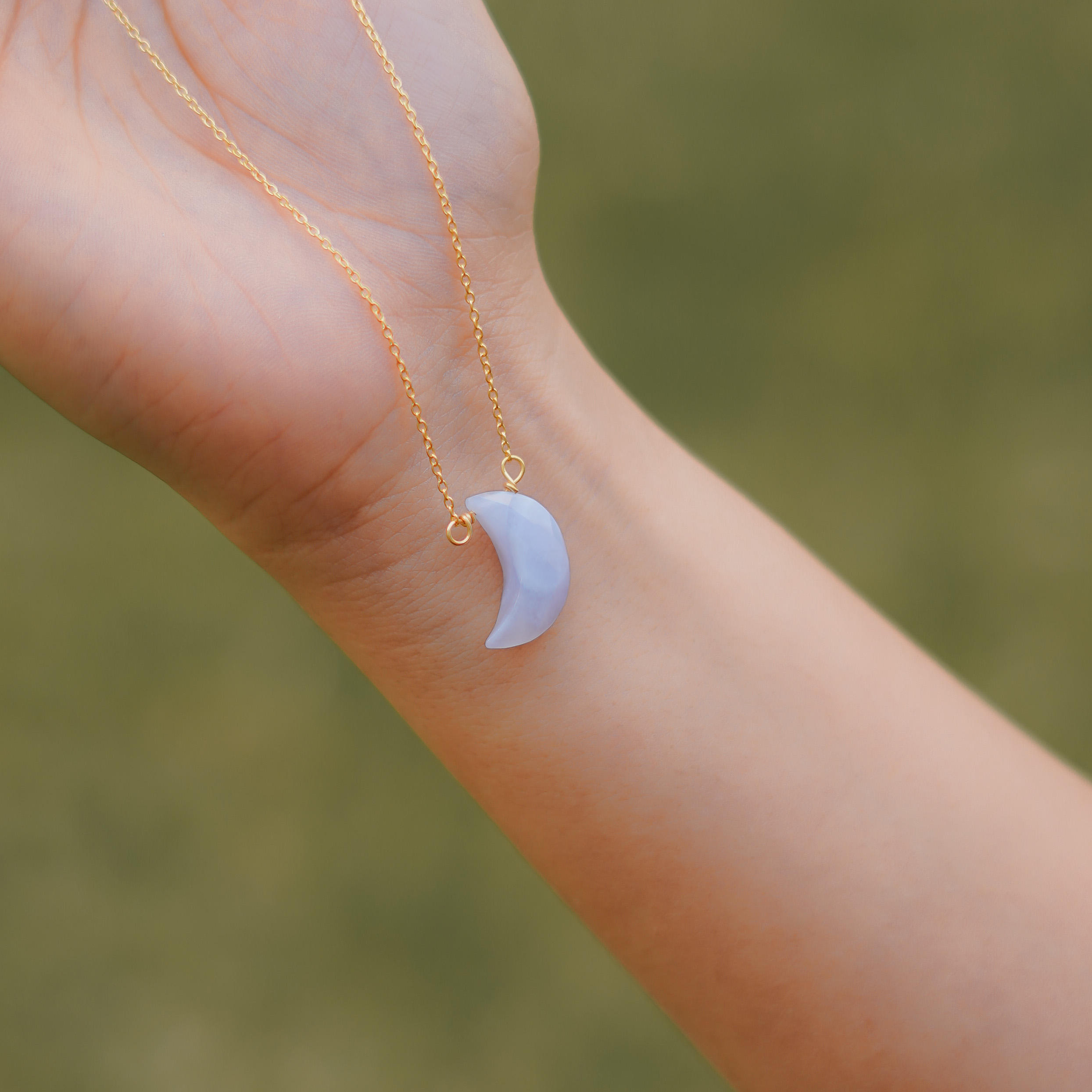 ลูกไม้สีฟ้า