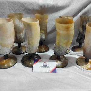 แก้วฮอร์นแท้ ดีไซน์ใหม่ ขายดี ล่าสุด เหมาะสำหรับน้ำ ไวน์ เบียร์ เอล มี้ด ของขวัญเพื่อนเจ้าบ่าว อุปกรณ์บาร์ ของแท้ ทันสมัย - Product Image 1