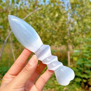 Espada de Cuarzo Selenita - Escultura de Piedra Preciosa Tallada y Grabada de Feng Shui - Product Image 5