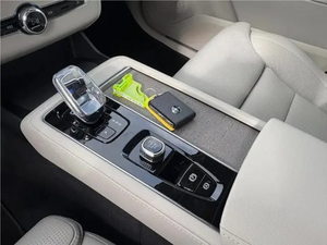 Sedán de Lujo Mediano de 5 Plazas 2024, Faros LED, Interior de Cuero, Motor Turbo, Cámara Trasera de 360°, Techo Panorámico - Product Image 6